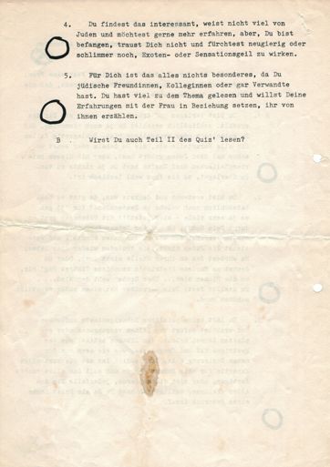 dunkle Schrift auf hellem Hintergrund